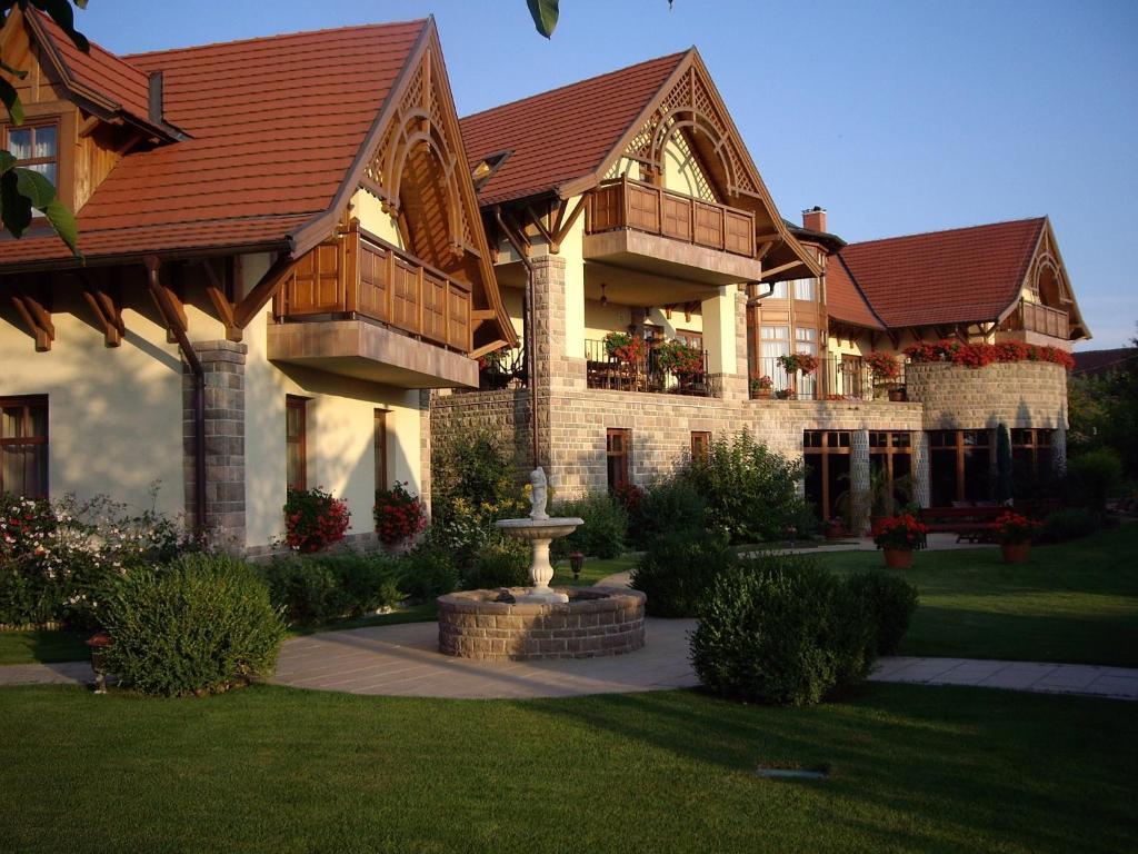 Palazzo Wellness Villa 에게르 외부 사진