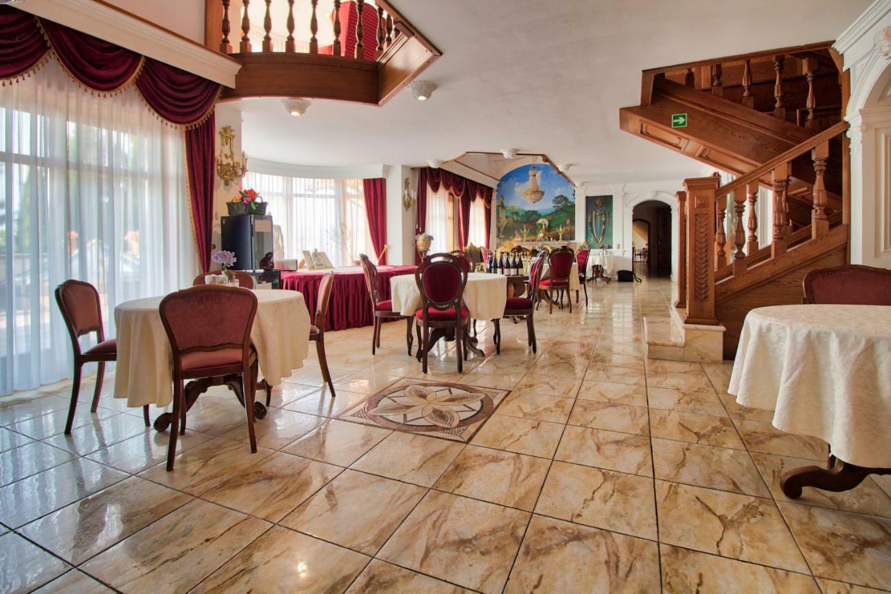Palazzo Wellness Villa 에게르 외부 사진